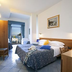 Quadruple Room Balcony Sea View